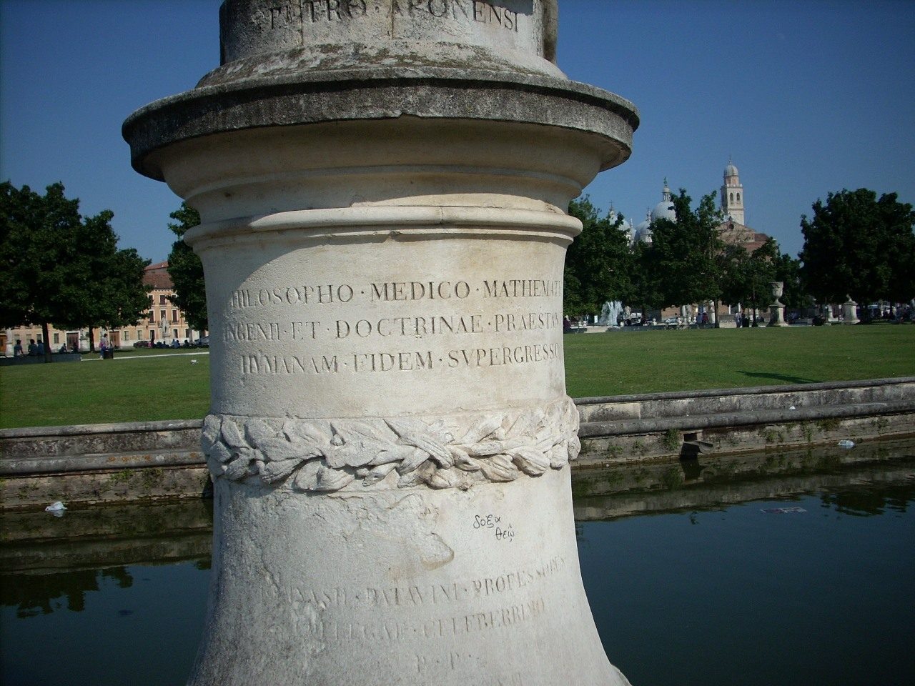 Peter of Abano statue, Prato della Valle, Padua - 03.JPG